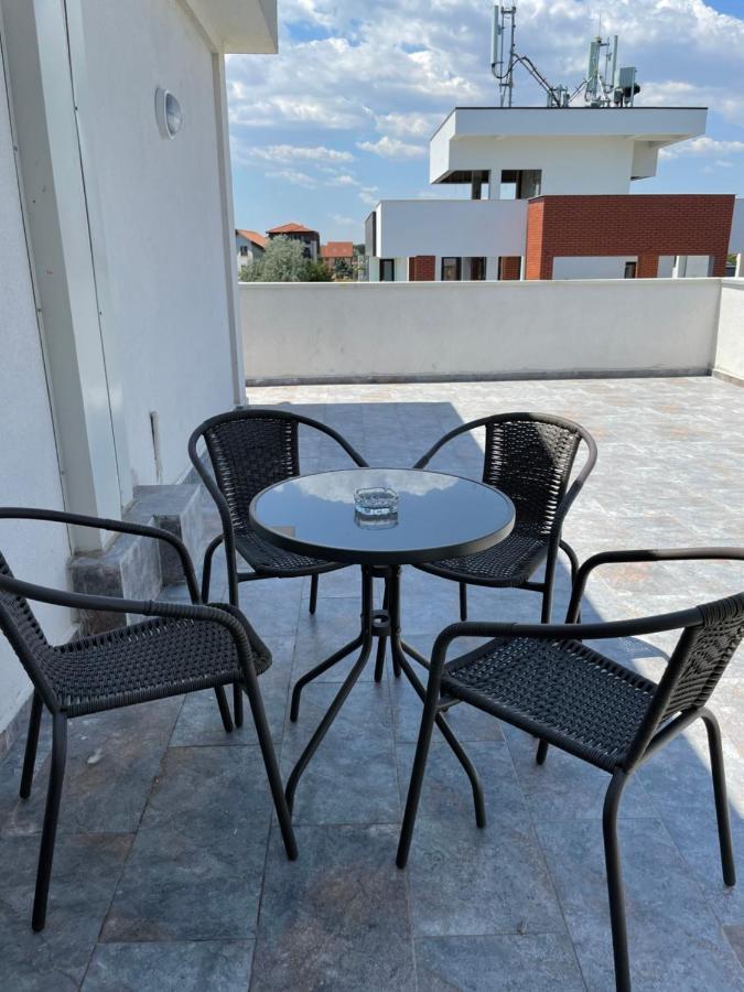 Aquazure Studio Residence Navodari Exterior photo